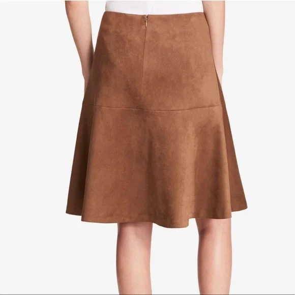 *NWT* Tommy Hilfiger Congac Faux Suede Swing Skirt - Picture 2 of 9